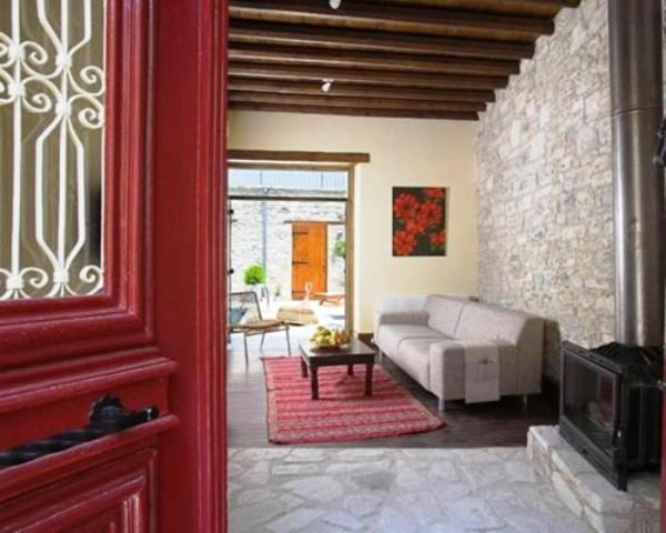Redblue Door Two Traditional Listed Houses بانو يفكارا المظهر الخارجي الصورة